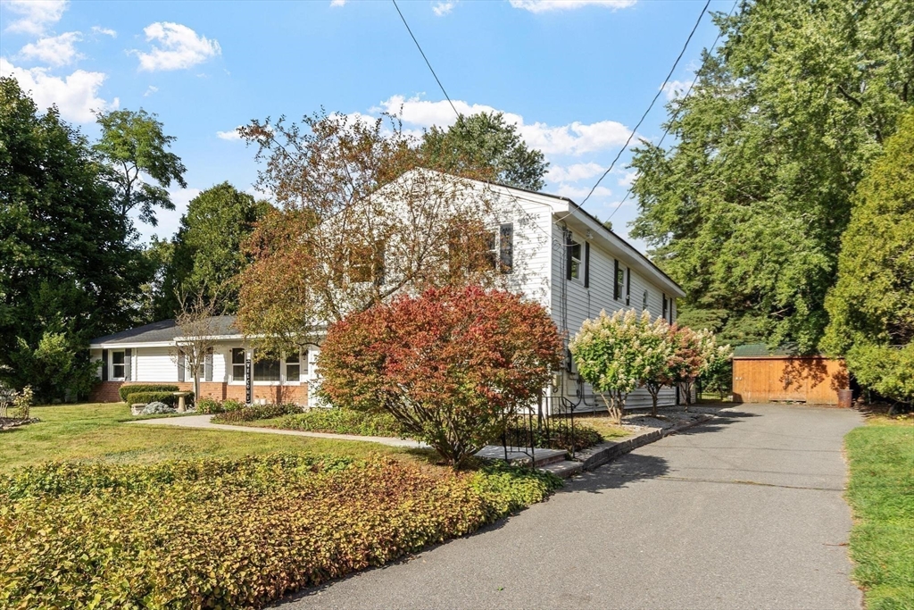 4 Derringer Rd in Chelmsford