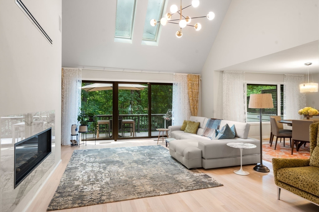 213 Nahanton St #213 in Newton Center