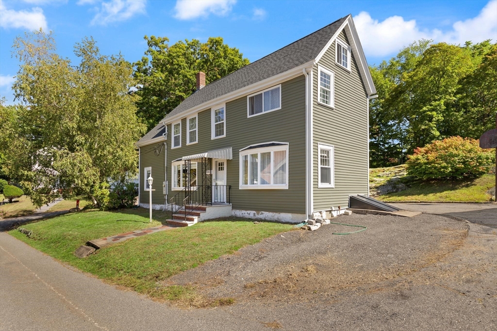 21 Charles St in Woburn