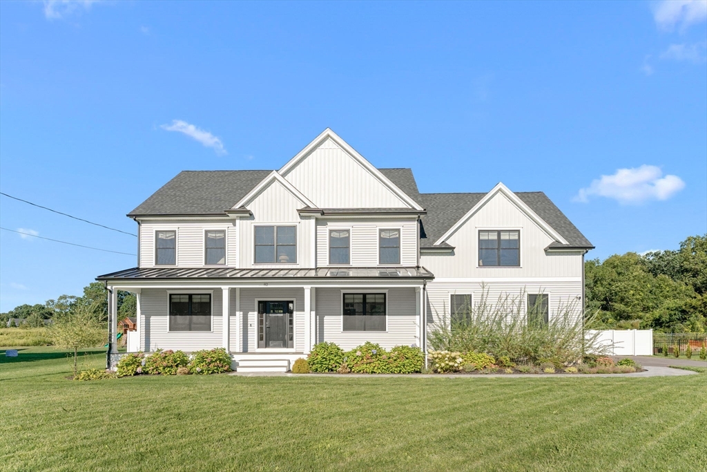 82 Colts Way in Attleboro