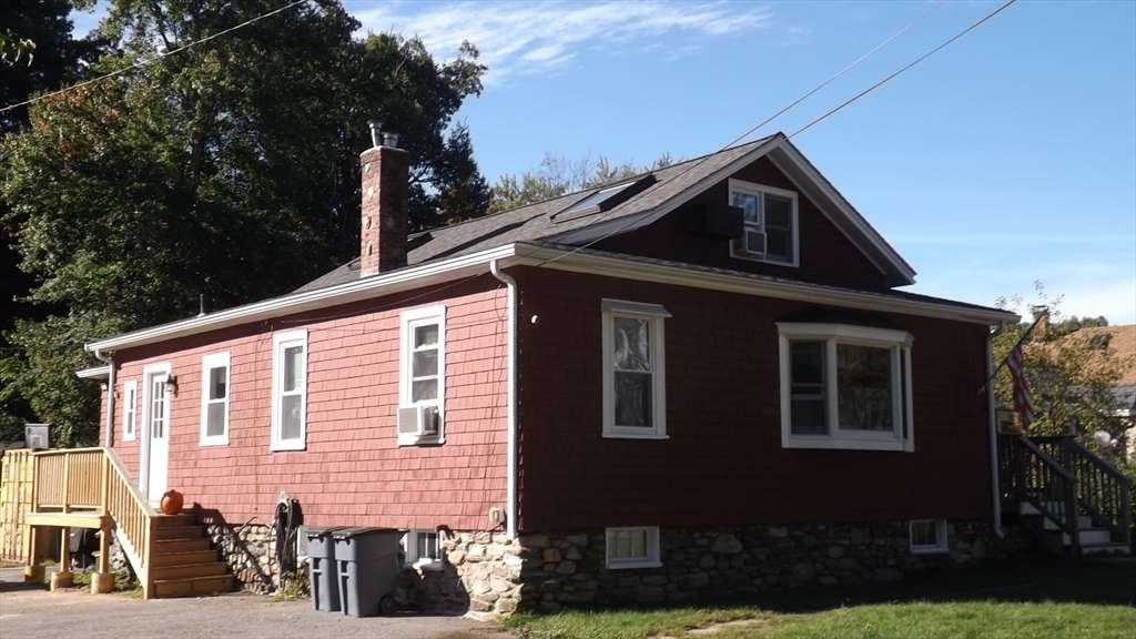12 Middleton St in Millbury