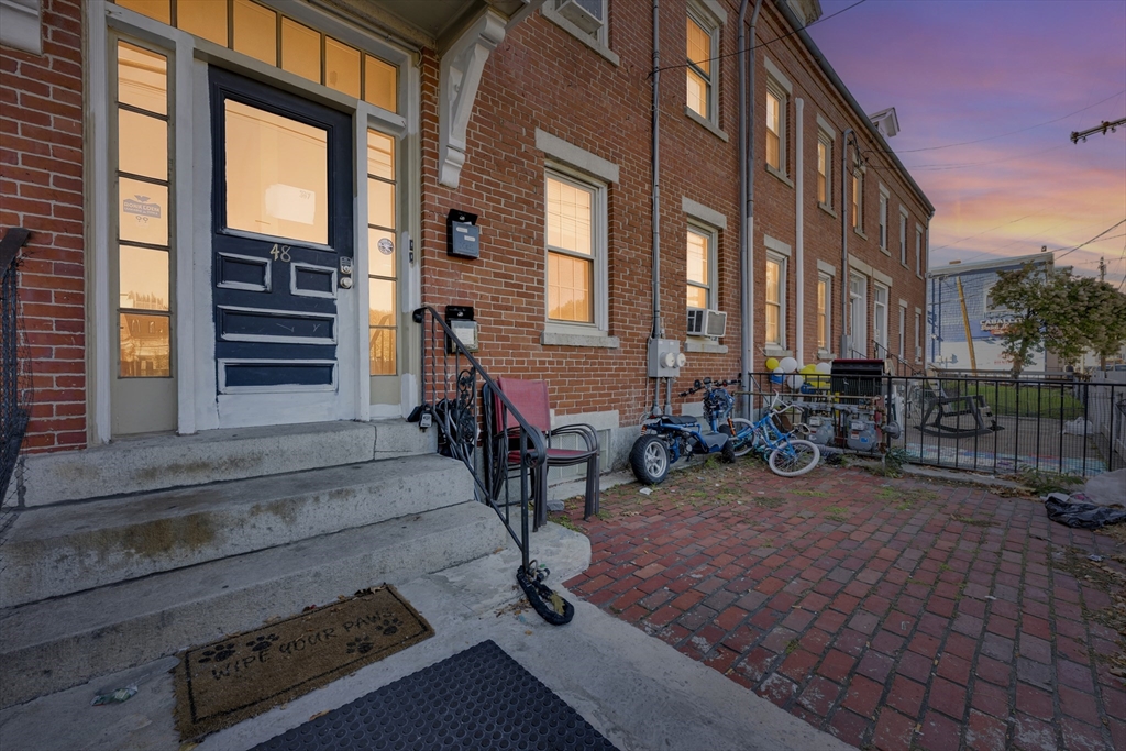 48 Union St in Lawrence
