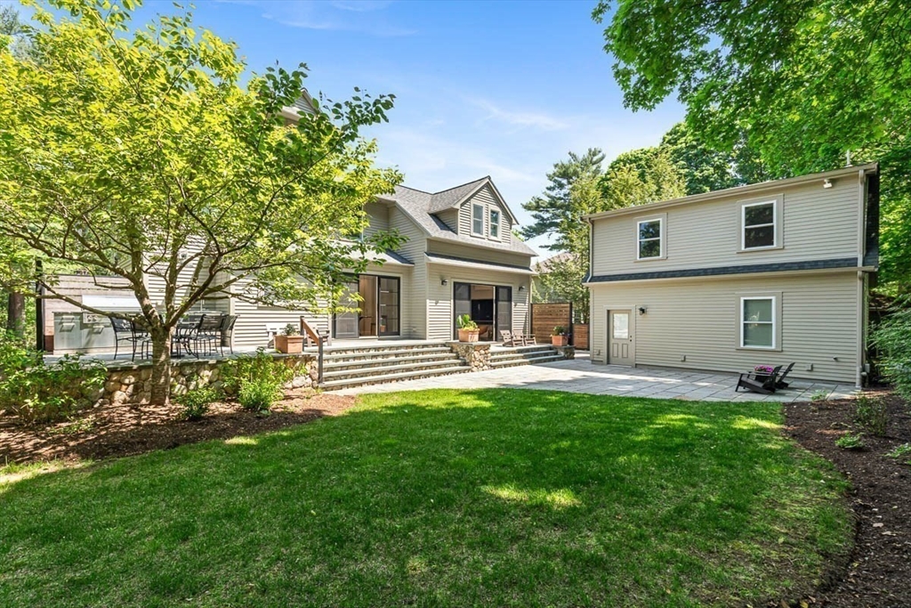 10 Pine Road in Sharon