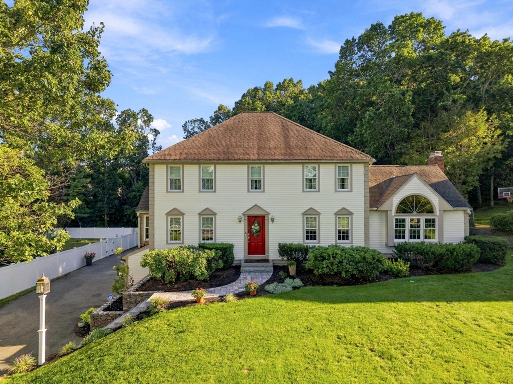 150 Fairways Edge Dr in Marshfield