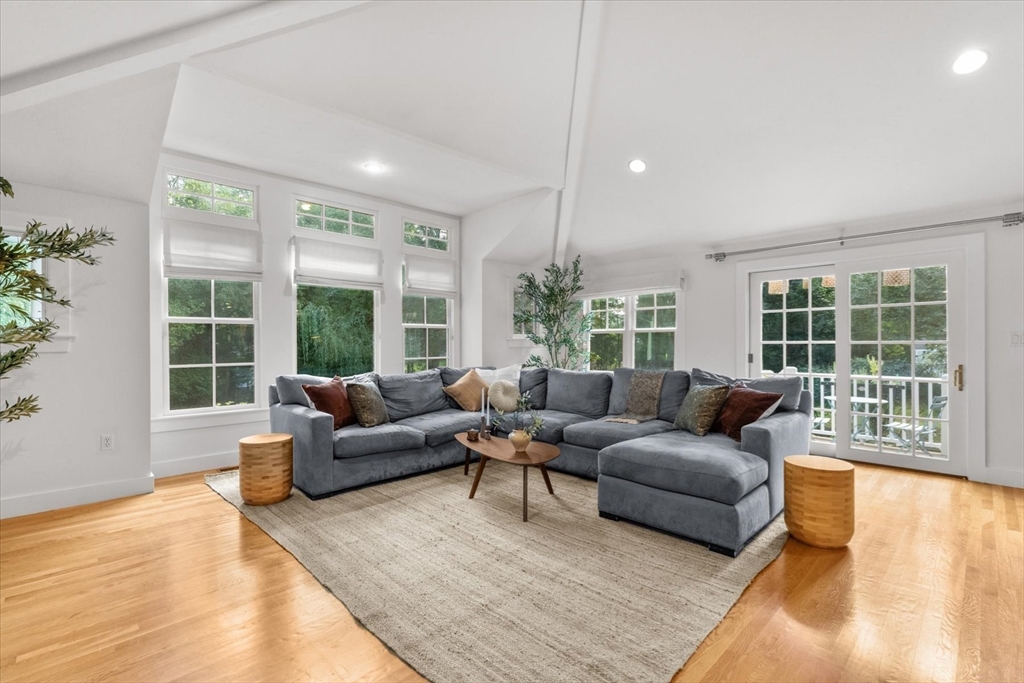 38 Hunnewell St in Needham Heights