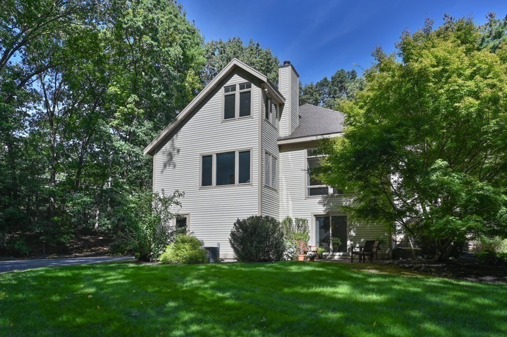 9 Esty Way in Groveland