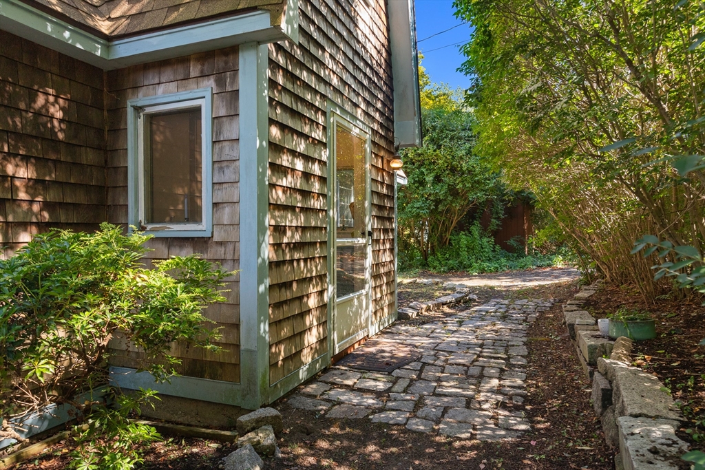 3 Rockwood Ln in Gloucester