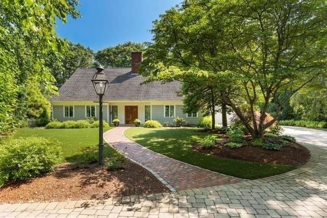 125 Bristers Hill in Concord