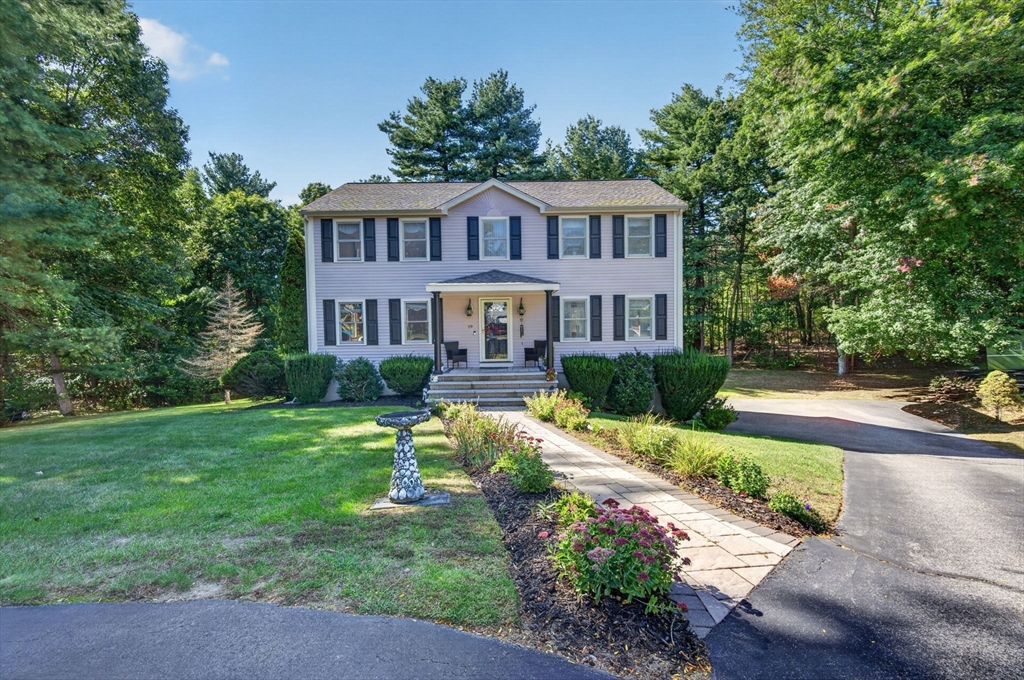 19 Kristyn Ln in North Reading