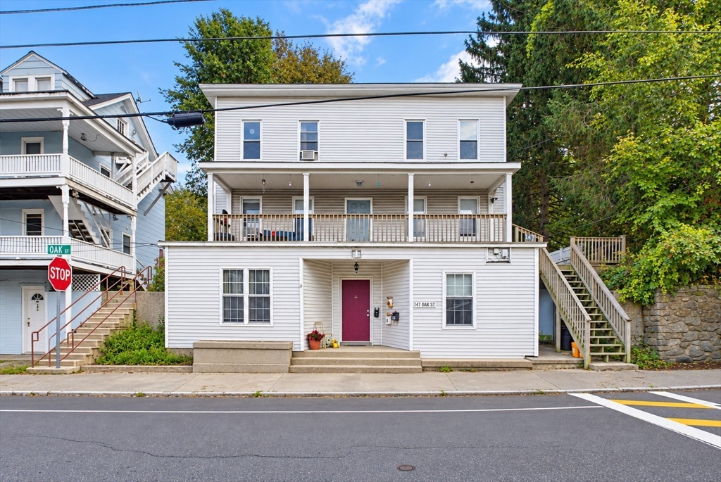 147- 1/2 Oak St in Clinton
