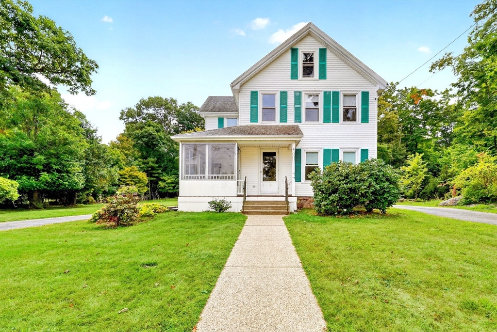 25 Spring St in Foxboro