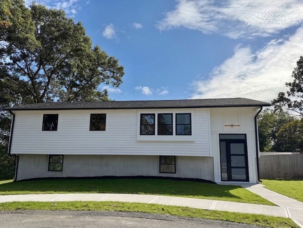 6 Wharton Court in Hyde Park