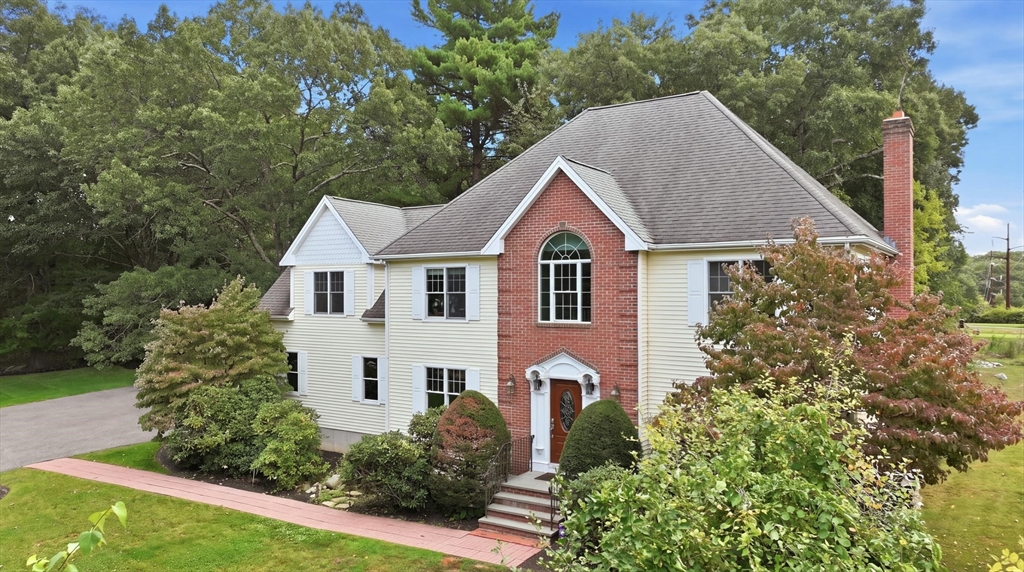 24 Goodnow Ln in Framingham