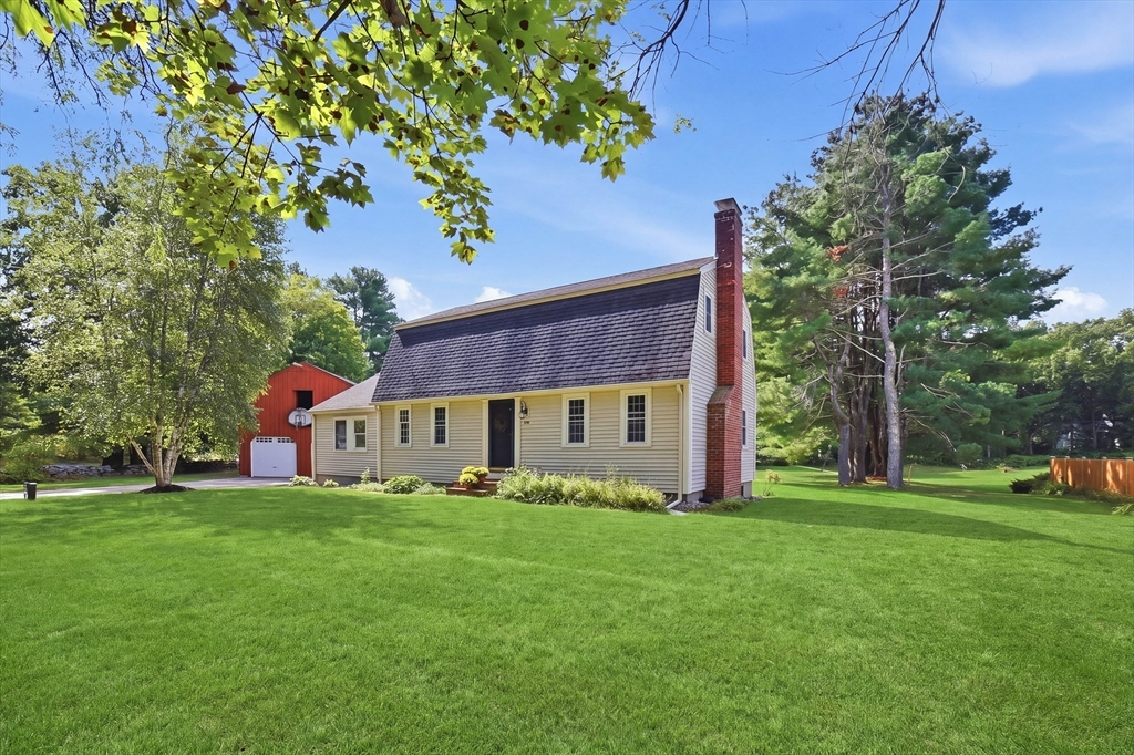 407 Stow Rd in Boxborough