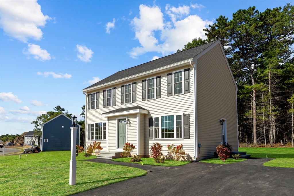 29 Bumblebee Dr in Plymouth