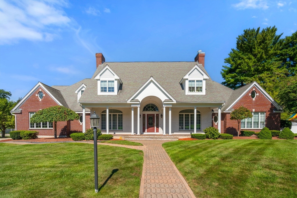 5 Elizabeth Way in Lynnfield