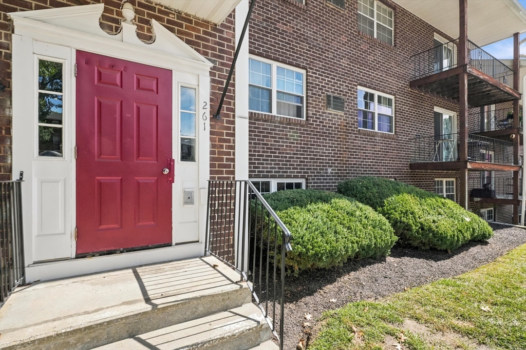 261 Boston Post Rd East #4 in Marlborough