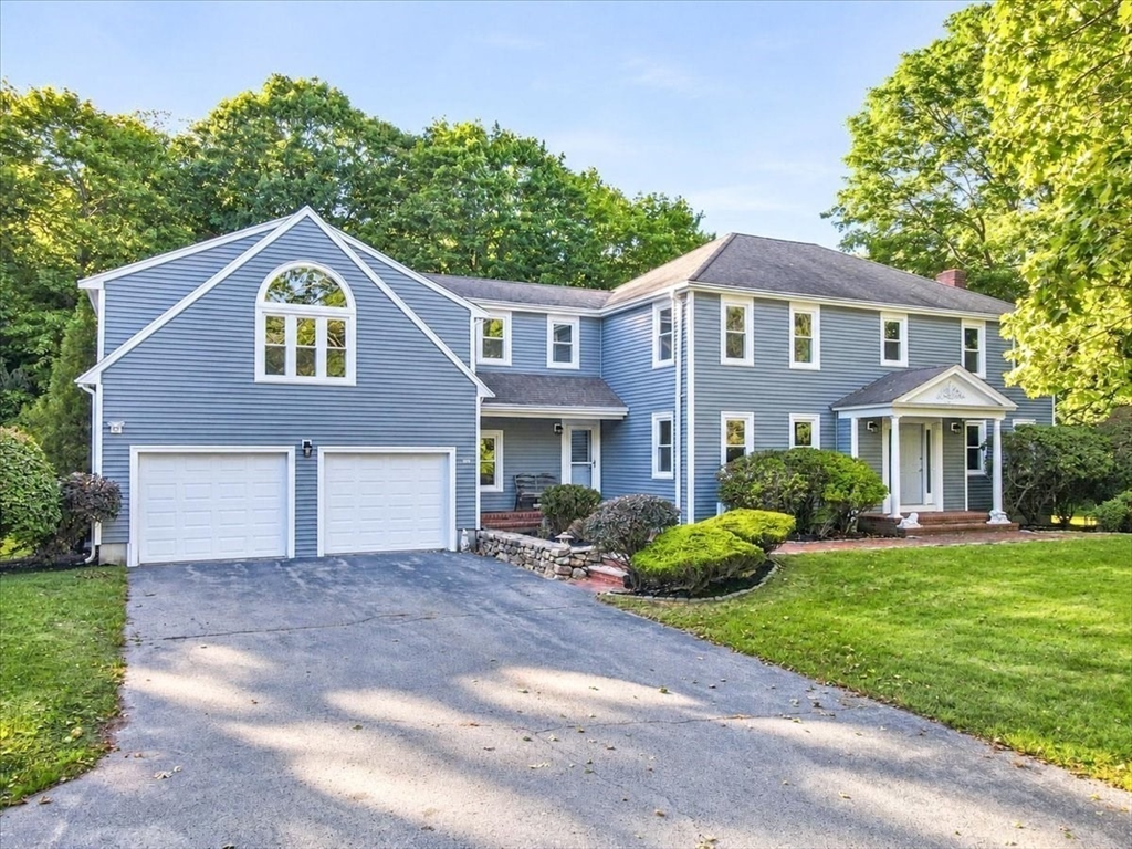 113 Chief Justice Cushing Highway in Scituate
