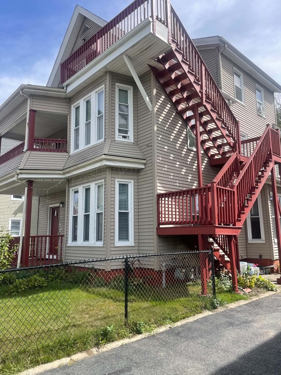 19 Temple St in Brockton