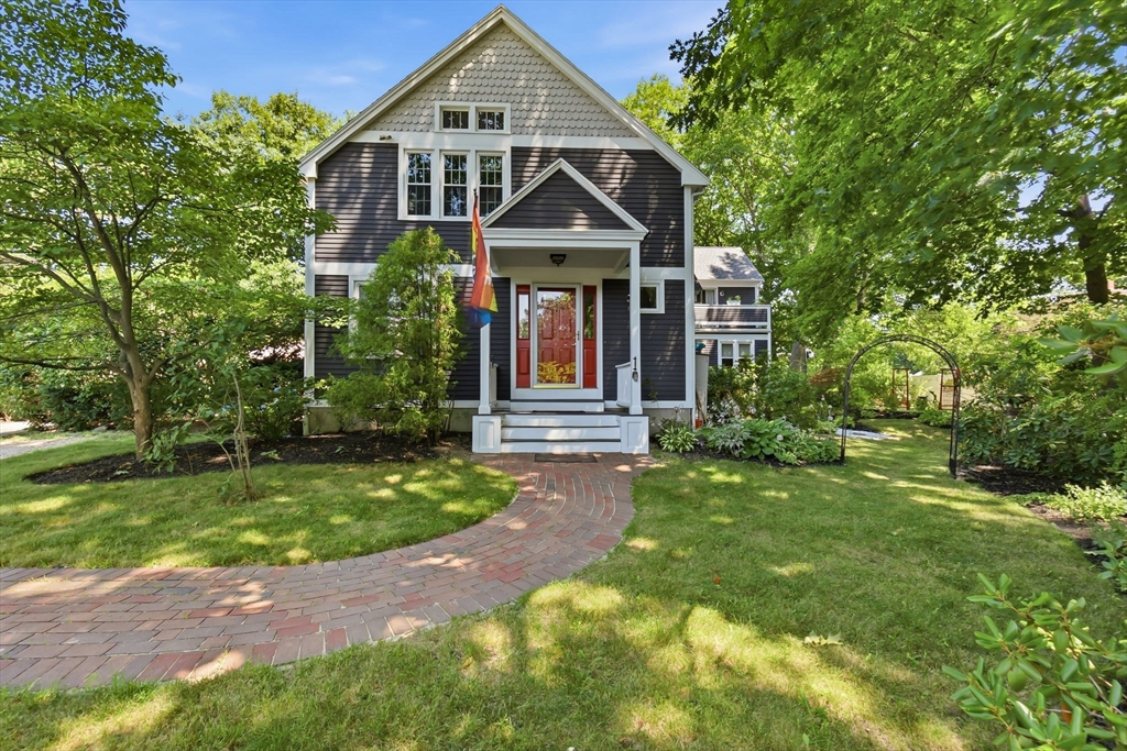 2 Coombs Circle in Newburyport