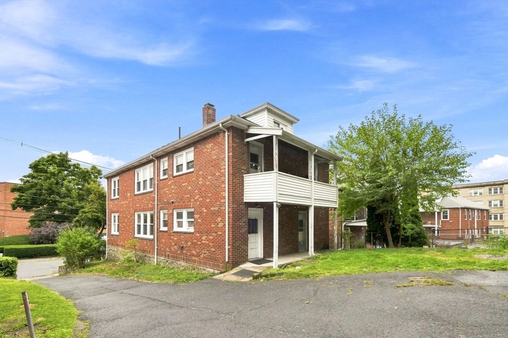 44 Colborne Rd #44 in Brighton