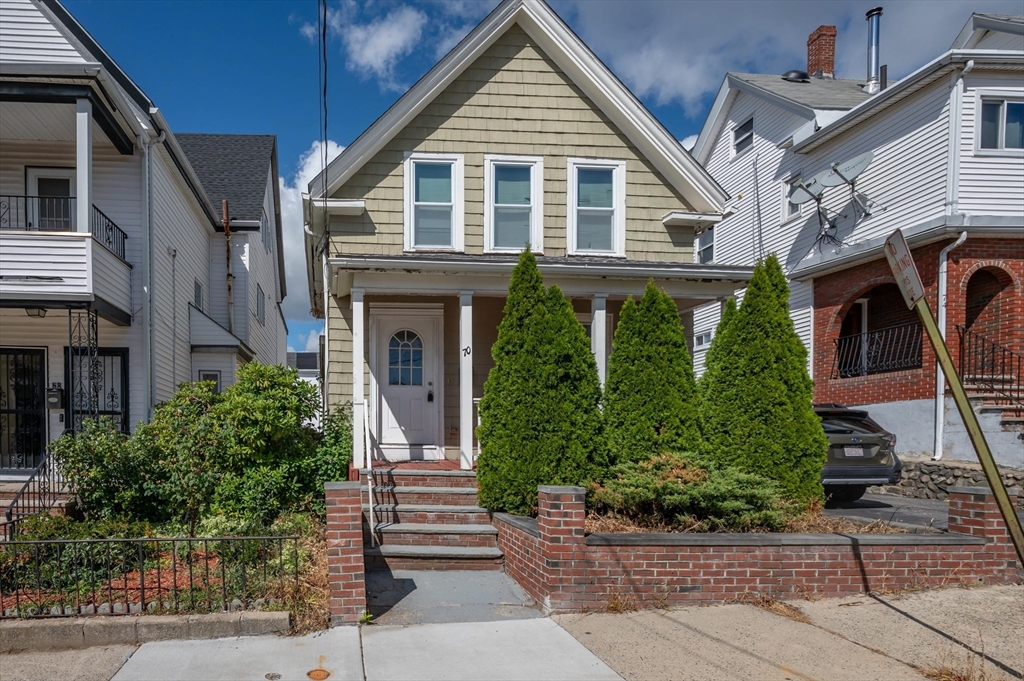 70 Dean St. in Everett