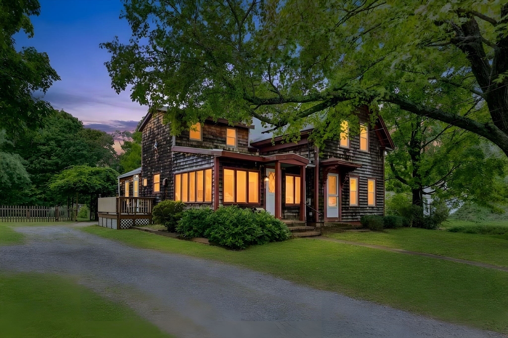 30 Cottage St in Medway