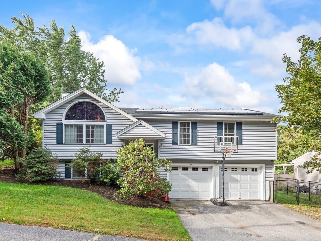 37 Moreland Green Dr in Worcester