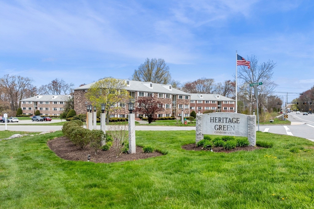 230 Chickering Rd #12 in North Andover