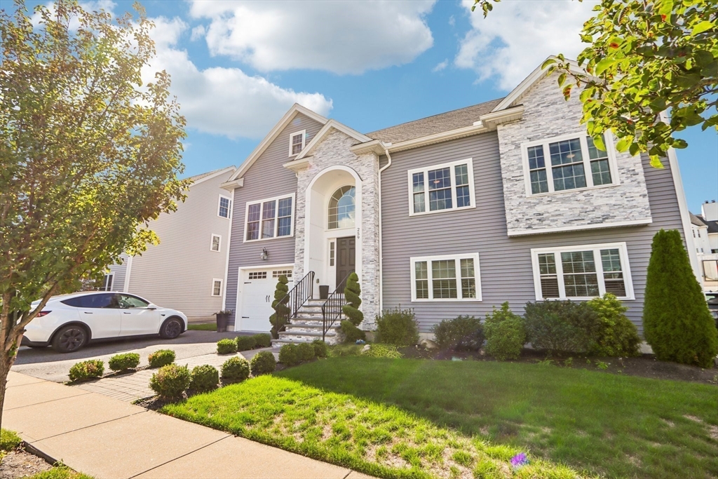 259 Oakwood Ave in Revere