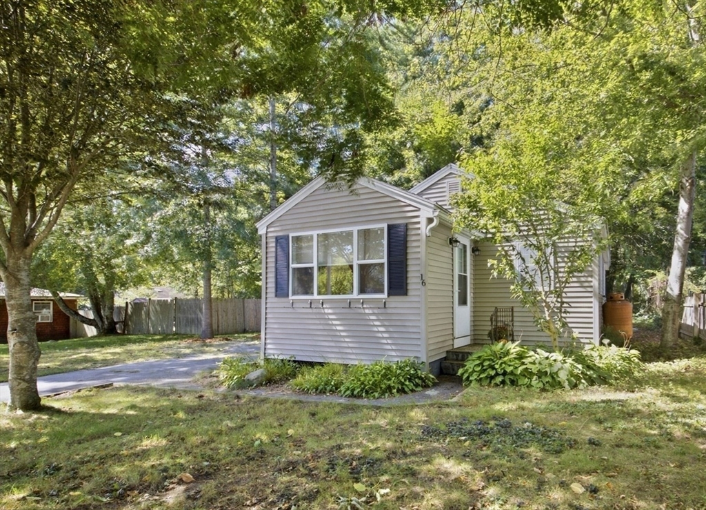 16 Fourth Ave. in Lakeville