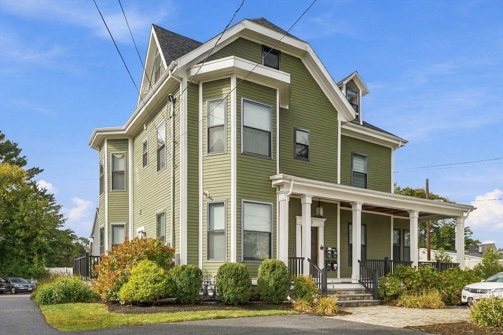 23 Bower St #4 in Medford