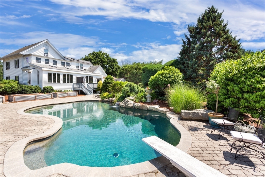 1322 POND ST in Franklin