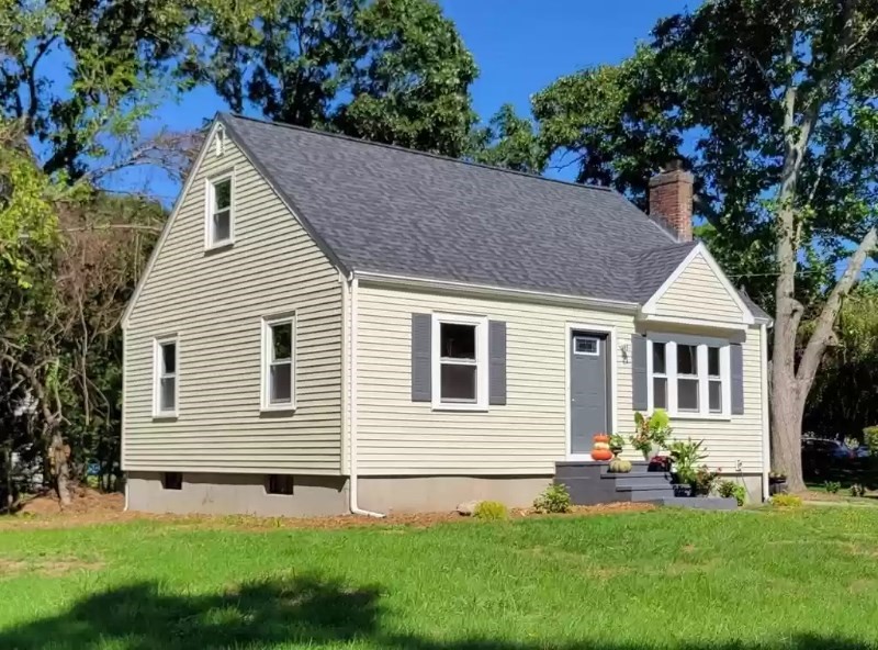 15 Boyden Drive in Foxboro