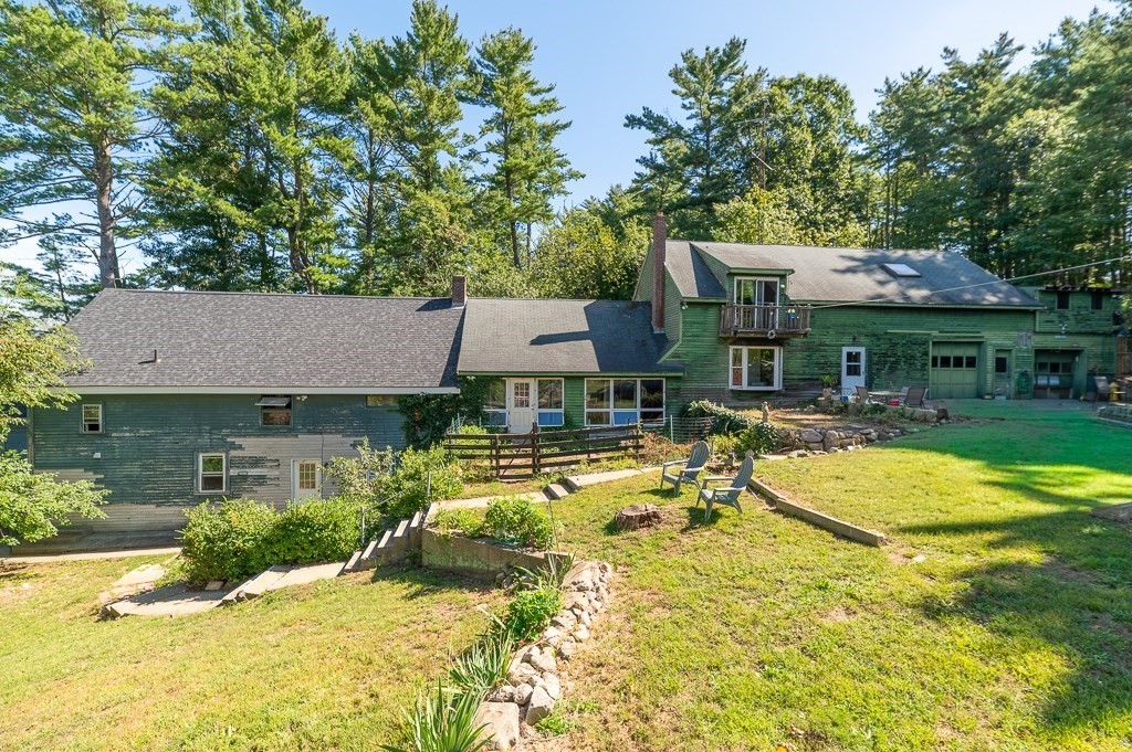 368 Essex Avenue in Gloucester