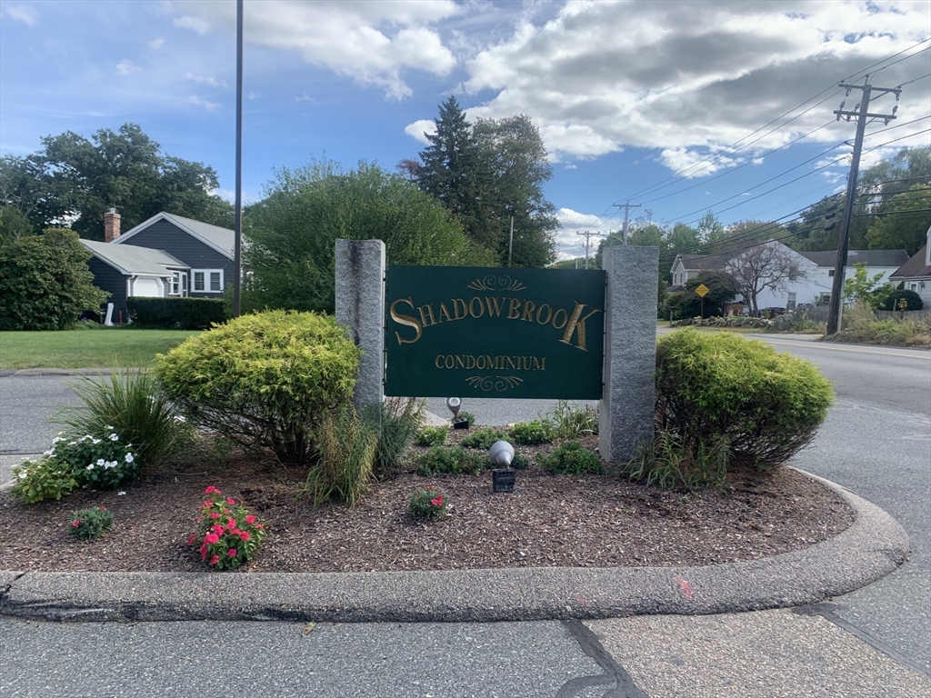 7 Shadowbrook Lane #33 in Milford