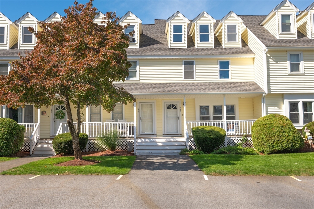 123 Merrimack Meadows Lane #123 in Tewksbury