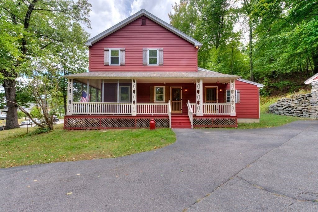 352 Lake Ave. in Worcester