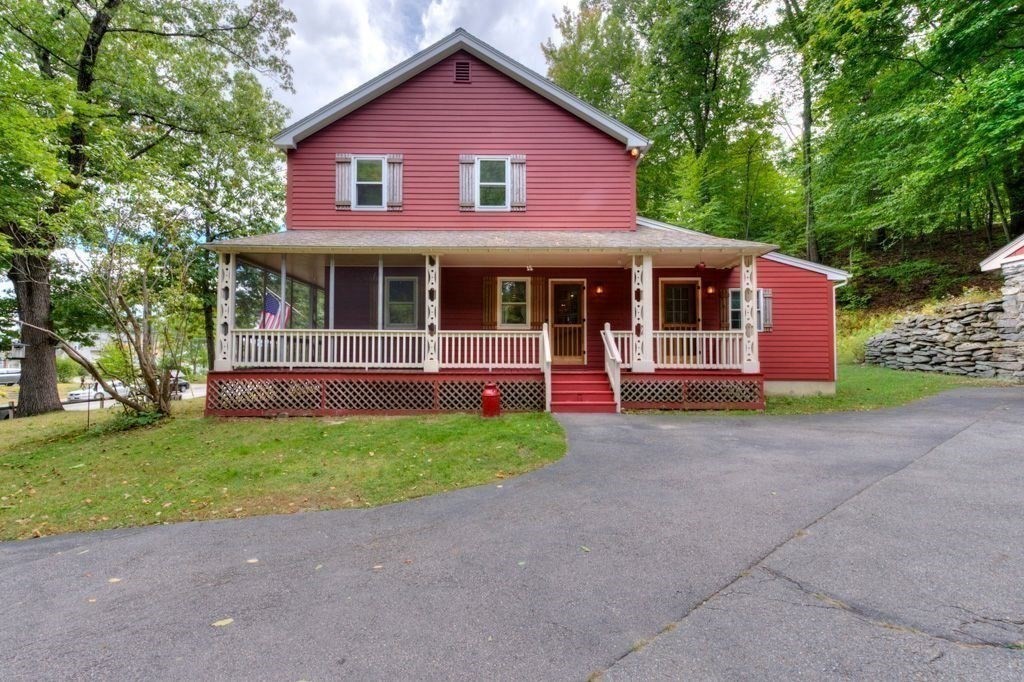 352 Lake Ave. in Worcester
