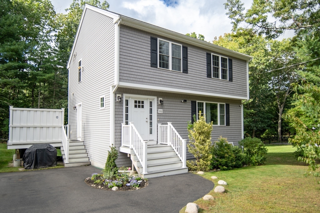 332 Monponsett St in Hanson