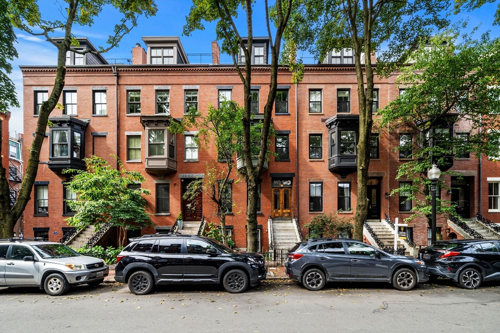 194 W Springfield St #1 in Boston