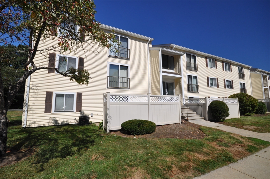 49 Village Brook Lane #6 in Natick