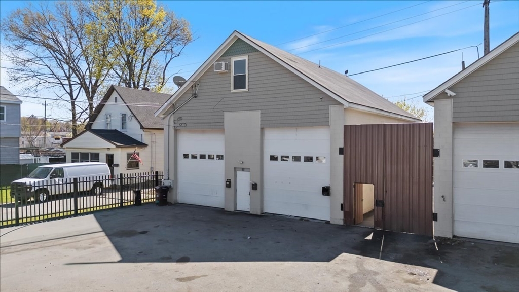 33 Garfield St in Lawrence