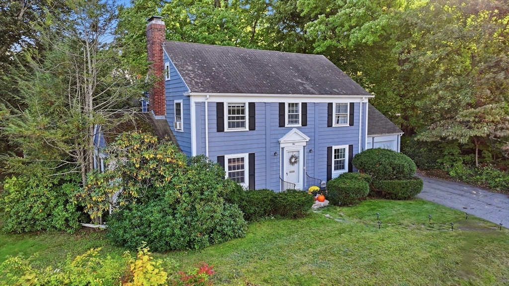 1 Algonquin Rd in Worcester