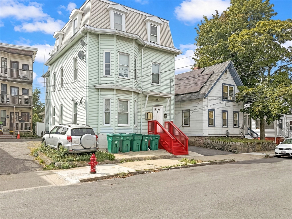 11 Sachem St in Lynn