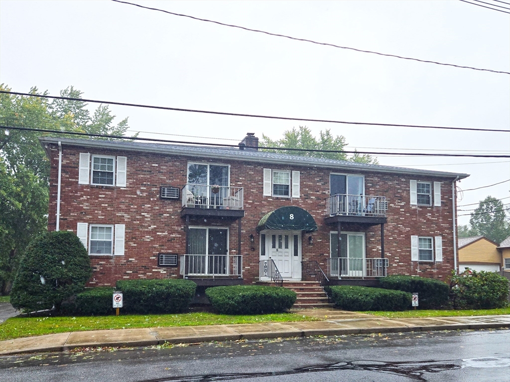 6-8 Broadway Ave #8 in Ipswich