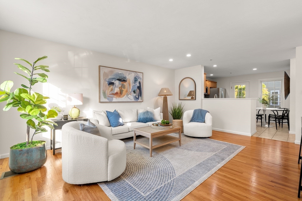 26 Boxberry Ln #26 in Rockland