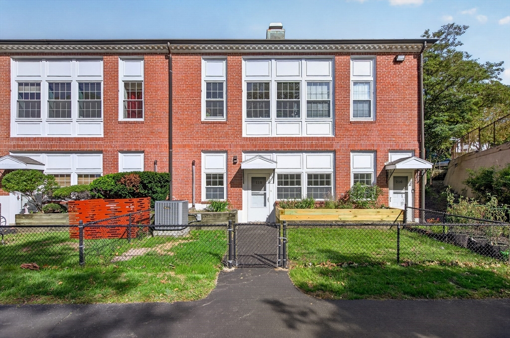35 Eldridge Rd #110 in Jamaica Plain