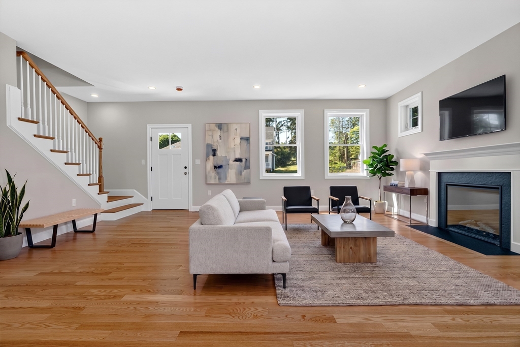 11 Isola Lane in Stoneham