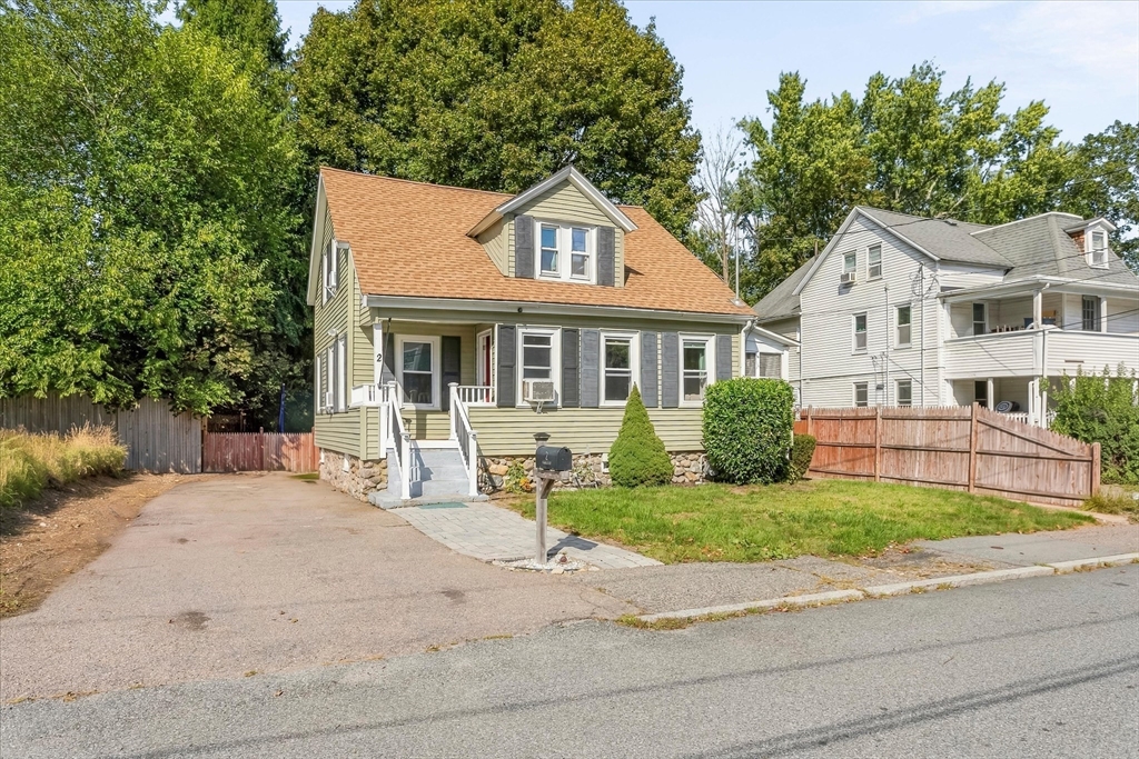 2 Franklin Ave in North Attleboro
